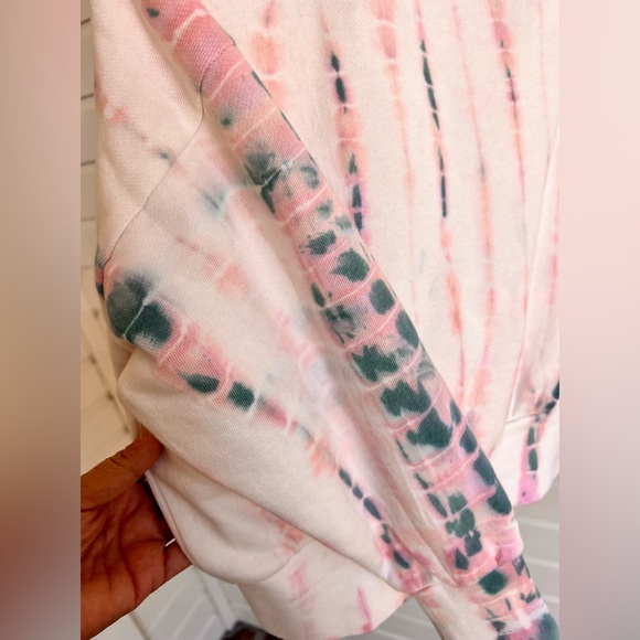 NWT Old Navy tie dye crop sweatshirt size XS - Picture 2 of 9